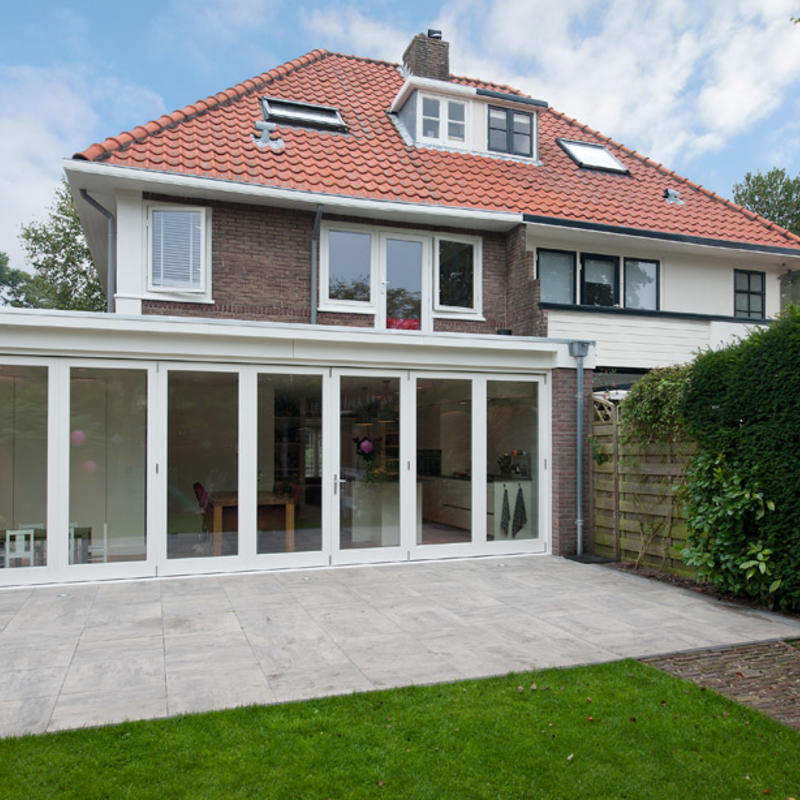 wat kost het om een tuin te laten bestraten